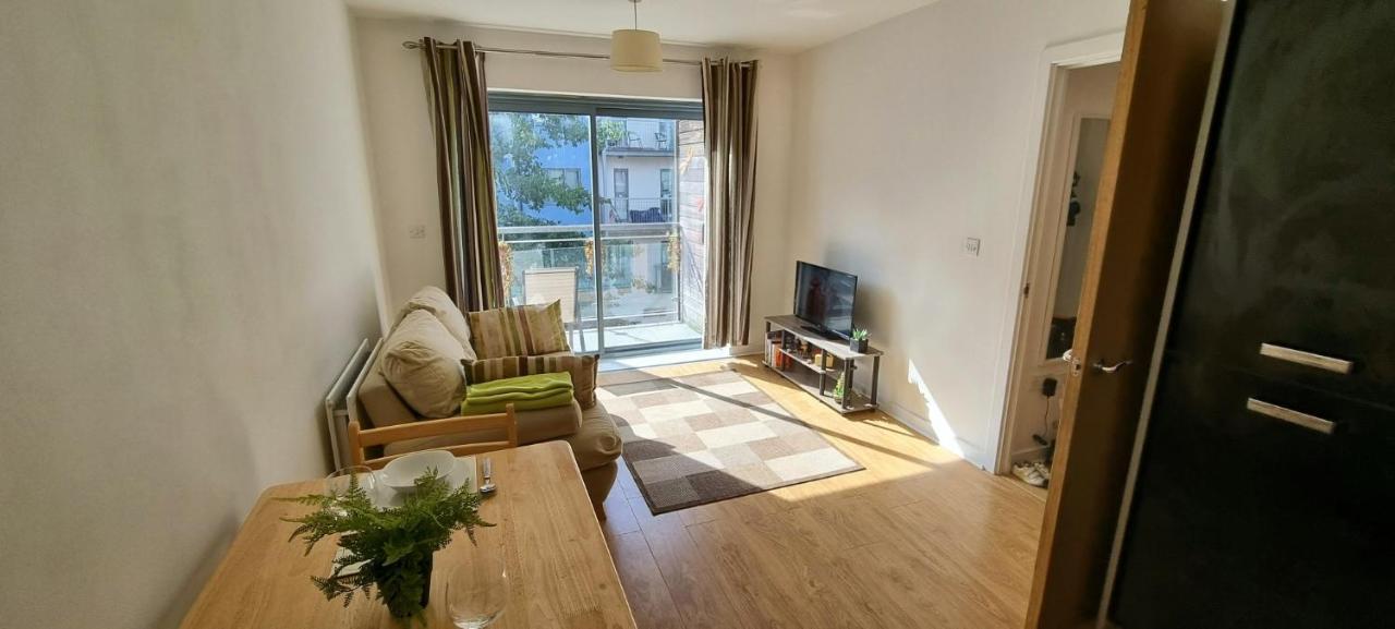 360 Serviced Accommodations - Colchester Marine Quay - 1 Double Bedroom Apartment ภายนอก รูปภาพ