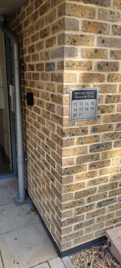 360 Serviced Accommodations - Colchester Marine Quay - 1 Double Bedroom Apartment ภายนอก รูปภาพ